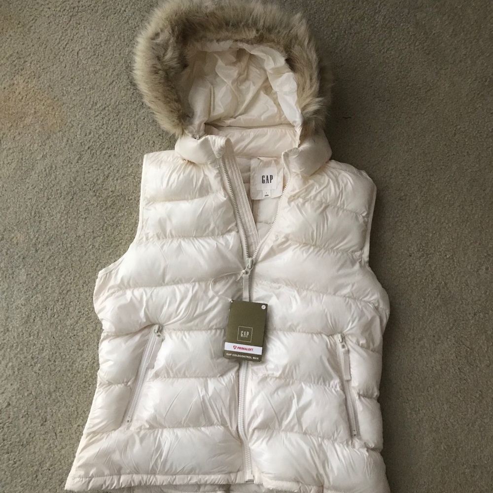 Gap Primaloft Vest with a Hood